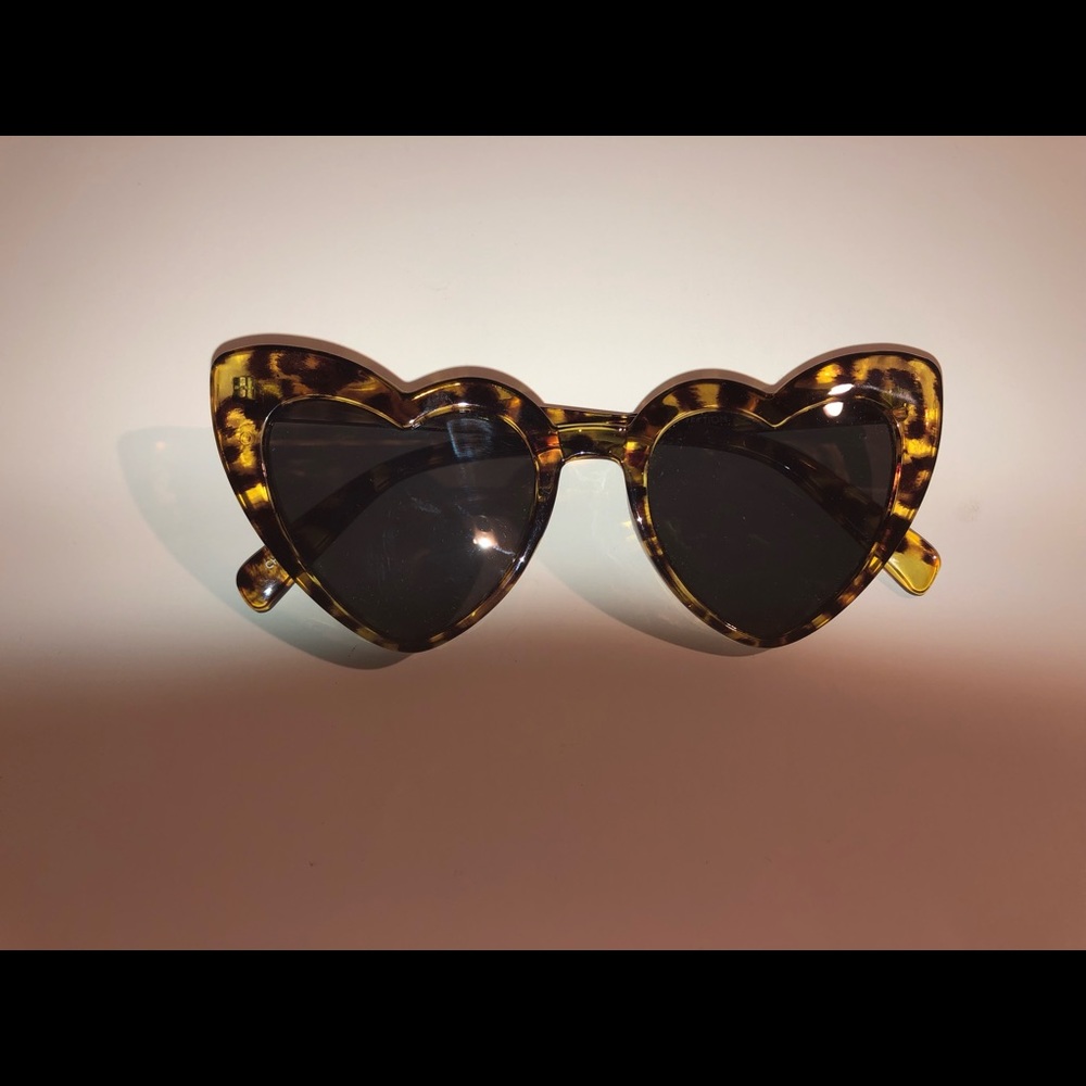 Heart shaped cat eye leopard sunglasses